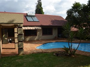 4 Bed House in Highway Gardens