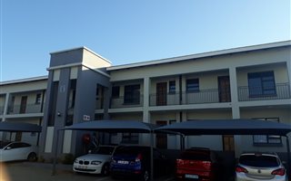2 Bedroom Flat in Witpoortjie