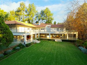 6 Bed House in Hyde Park