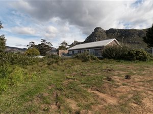 660 m² Land available in Kleinmond