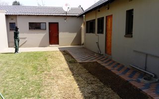 3 Bedroom House in Adamayview