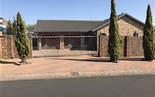 4 Bedroom House in Eastdene