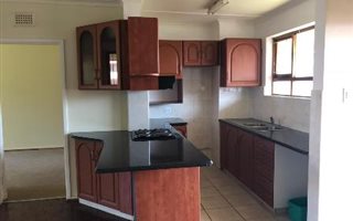 2 Bedroom Apartment in Illovo Beach