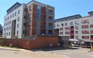 2 Bedroom Apartment in Die Hoewes