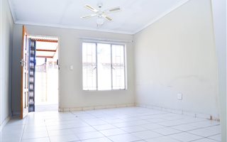2 Bedroom Garden Cottage in Pretoria Gardens