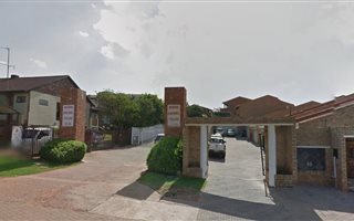 2 Bedroom Townhouse in Noordheuwel
