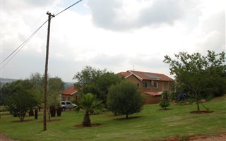 4 Bedroom House in Honingklip AH