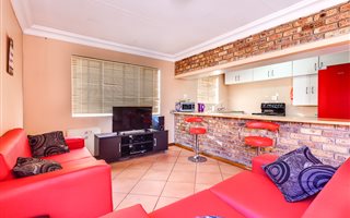 3 Bedroom Garden Cottage in Albertville