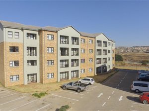 2 Bed Apartment in Cosmo City