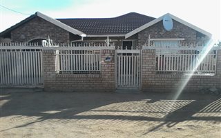 3 Bedroom House in Heidedal