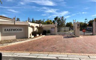 2 Bedroom Townhouse in Sunningdale
