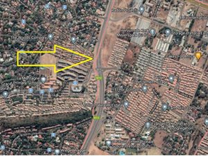 2.1 ha Land available in Willow Park Manor