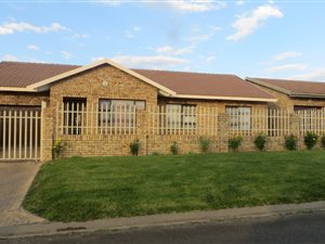 3 Bed Flat in Lennoxton