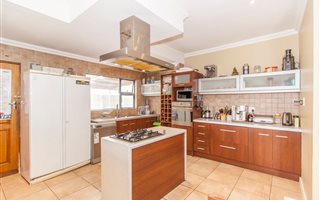 3 Bedroom House in Kensington