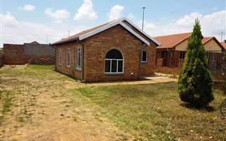 3 Bedroom House in Lindo Park