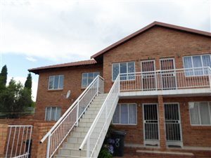 3 Bed Apartment in Doornpoort and surrounds