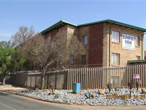 2 Bed Apartment in Kwaggasrand