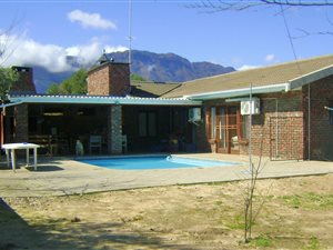 4 Bed House in Porterville