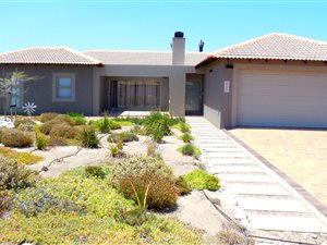 4 Bed House in Langebaan Country Estate