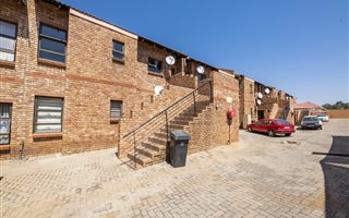 2 Bedroom Apartment in Naturena