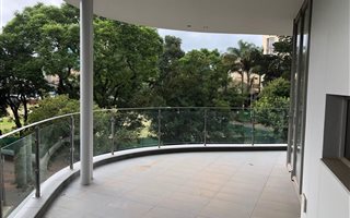 2 Bedroom Apartment in Melrose Estate