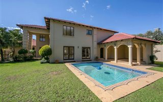 4 Bedroom House in Dainfern Golf Estate