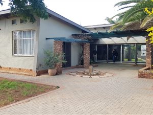 4 Bed House in Labram