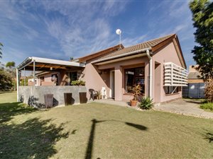 4 Bed House in Bracken Heights