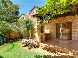 4 Bed Townhouse in Ruimsig