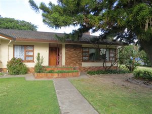 3 Bed House in De La Haye