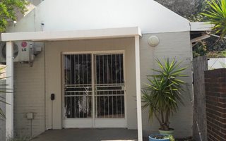 95 m² Office Space in Schoemansville