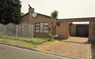 3 Bedroom House in Kensington