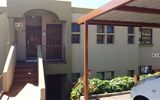 2 Bedroom Townhouse in Helderkruin