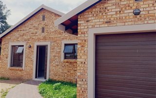 2 Bedroom Simplex in Sunair Park