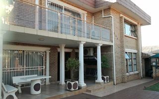 7 Bedroom House in Laudium