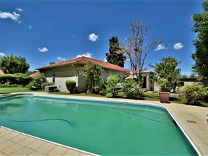 4 Bed House in Highlands North