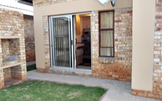 2 Bedroom Townhouse in Bonanne