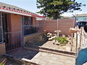 3 Bed House in Elsies River