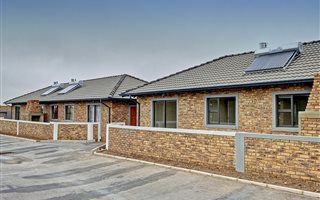 3 Bedroom Apartment in Azaadville Gardens