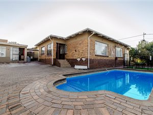 3 Bed House in Whiteridge
