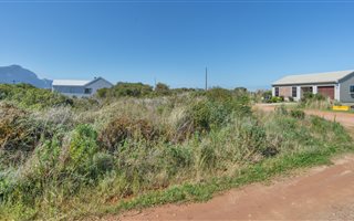 600 m² Land available in Bettys Bay