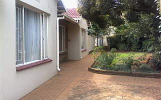 3 Bedroom House in Dan Pienaarville