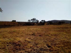 1650 m² Land available in Lady Selborne