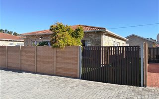 3 Bedroom Townhouse in Sherwood and surrounds
