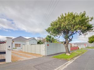 3 Bed House in Lansdowne