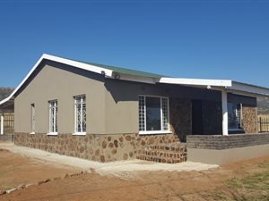 10.8 ha Farm in Skeerpoort