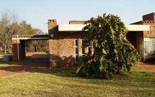 5 Bedroom House in Rynoue