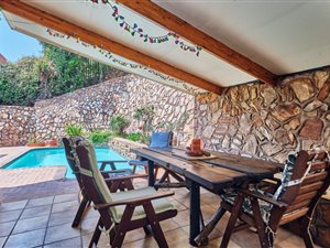 4 Bed House in Quellerina