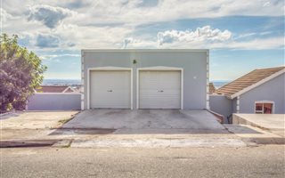 4 Bedroom House in Bethelsdorp