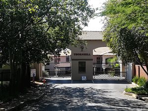 2 Bed Apartment in Weltevreden Park